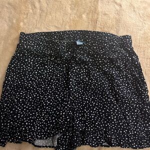 CeCe Black and White High Waist Shorts